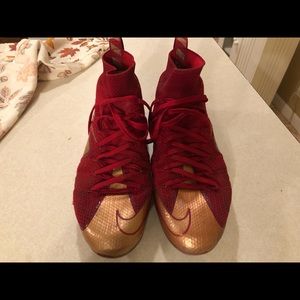 Nike gold and red vapor untouchable pros